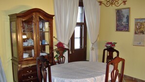 Unclassified image, 3 of 34, button - English-Style Apartment only for Adults (Icod de los Vinos, Tenerife)