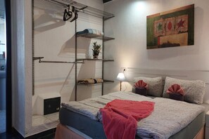 Free WiFi - Apartment with Terrace For Adults Only (Icod de los Vinos, Tenerife)