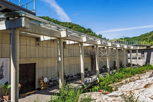 Unclassified image, 1 of 7, button - L'art de la vie Art & Resorts (Icheon)