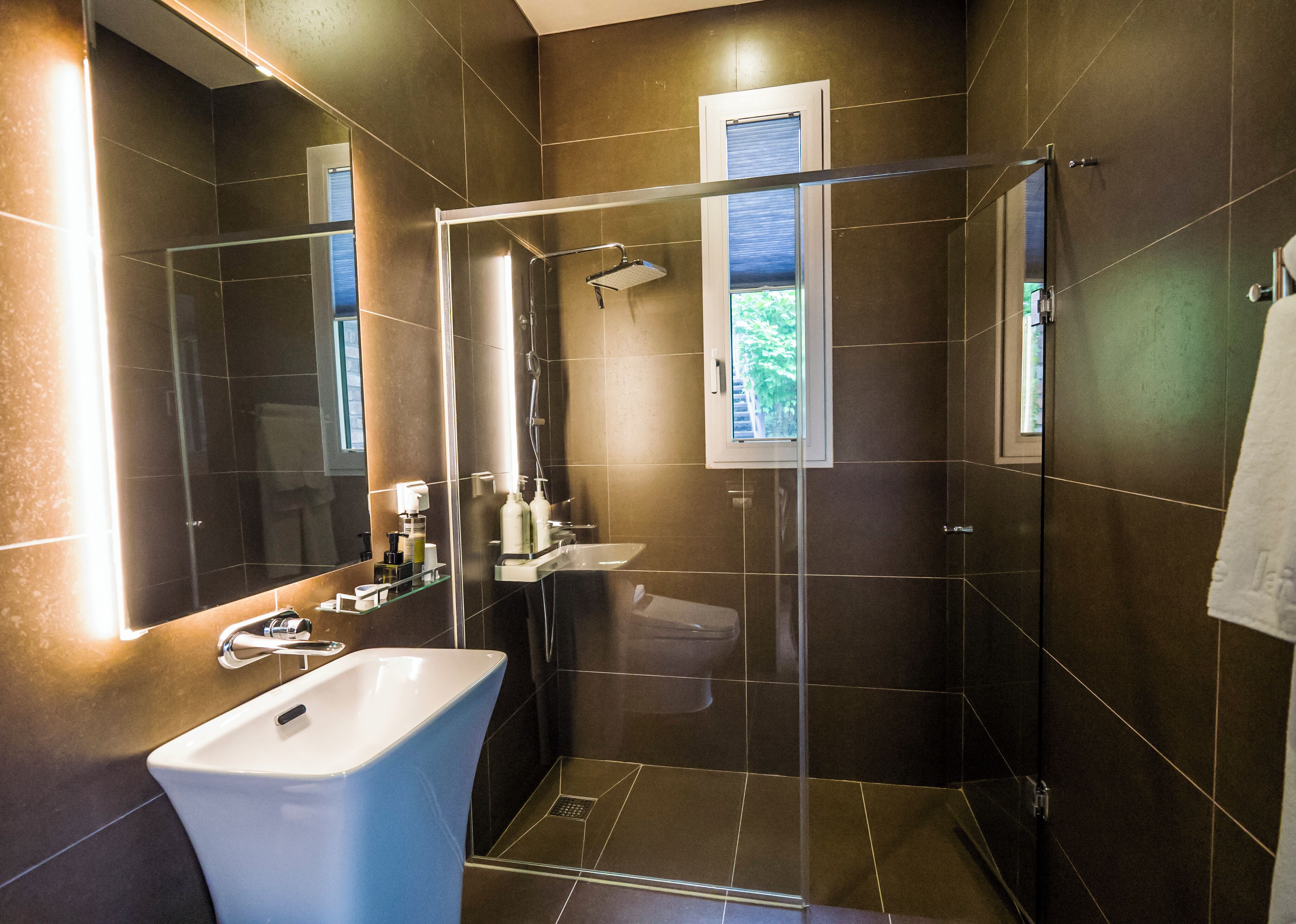 [Breakfast + Art  Museum + Cookie for 2] Samsung | Wifi gratis