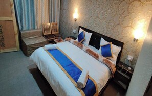 Deluxe Room, Lake View | Free WiFi - Hill Side Cabin Pangong (Spangmik)