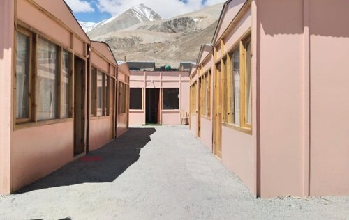 Hill Side Cabin Pangong