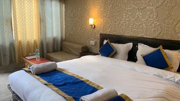 Deluxe Room, Lake View | Free WiFi
