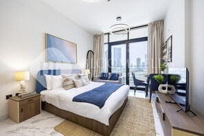 Apartment, Balkon, Stadtblick | Bügeleisen/Bügelbrett, kostenloses WLAN