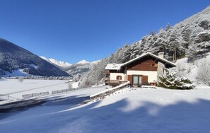 Front of property - Vetta Lodge (Valdidentro)