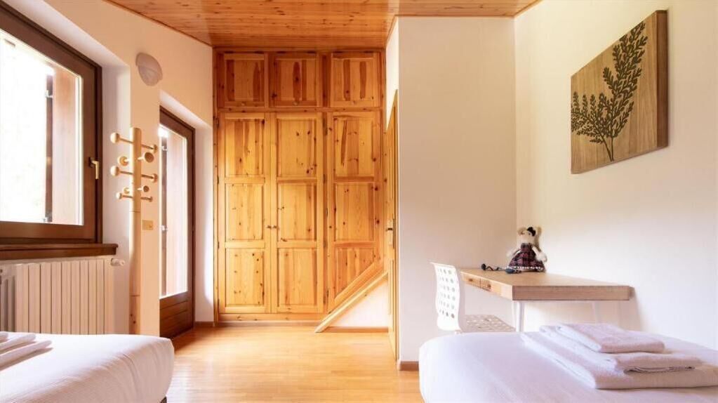 Apartment, Balcony, Mountain View | Free WiFi, bed sheets