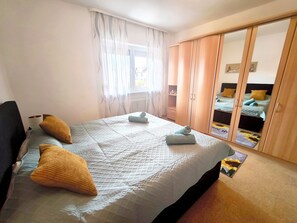 3 bedrooms, bed sheets