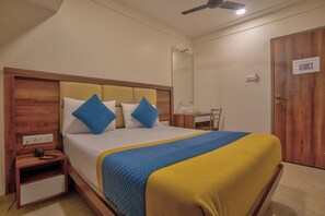 Standard Double Room, City View | In-room safe, desk, soundproofing, free WiFi - Dream Inn Thane (Thane)