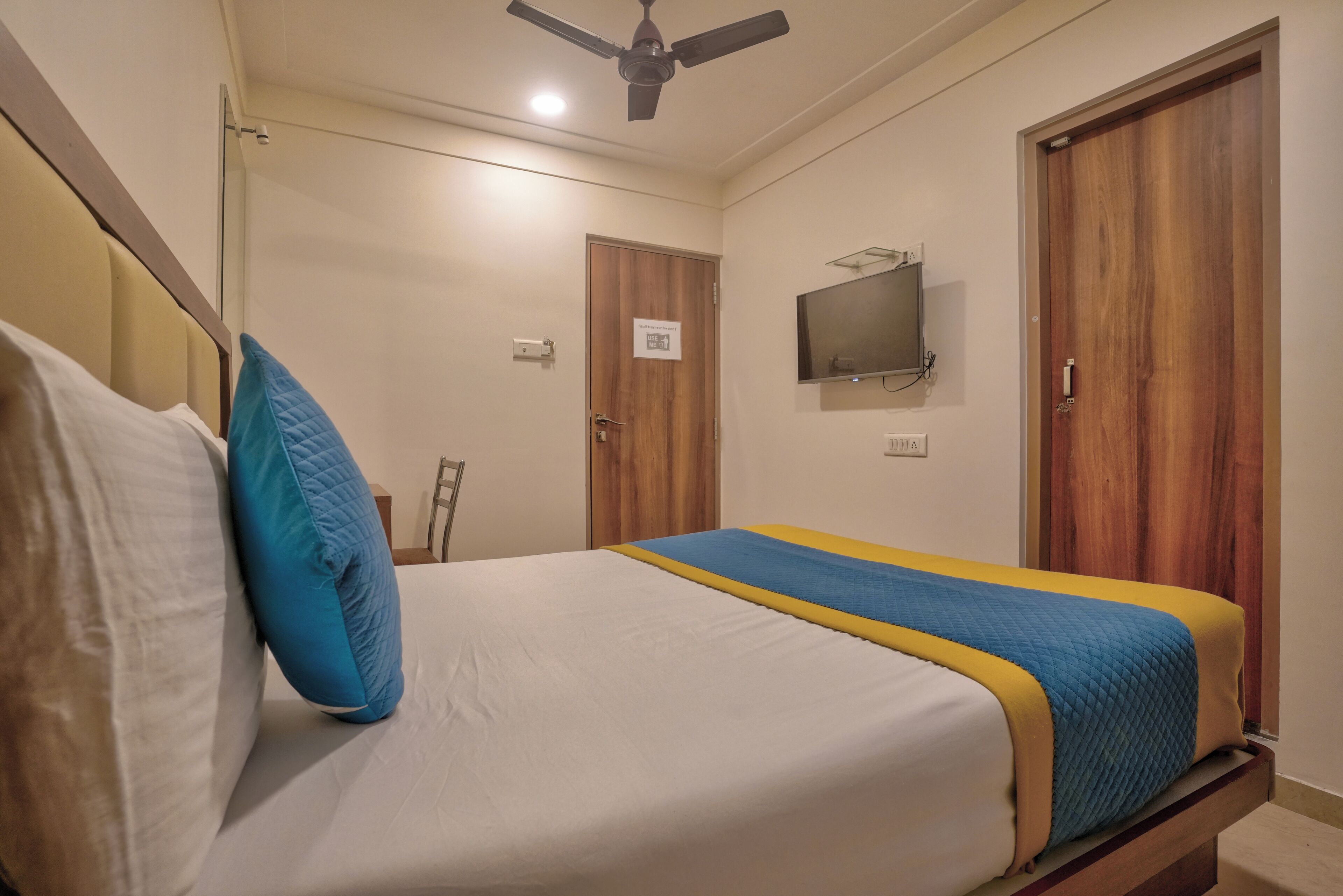 Caja de seguridad en la habitación y escritorio 