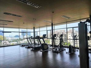 Fitness facility - 1-bedroom side sea view 5mins to terminal 21 and Pattaya beach free wifi (Muang Pattaya)
