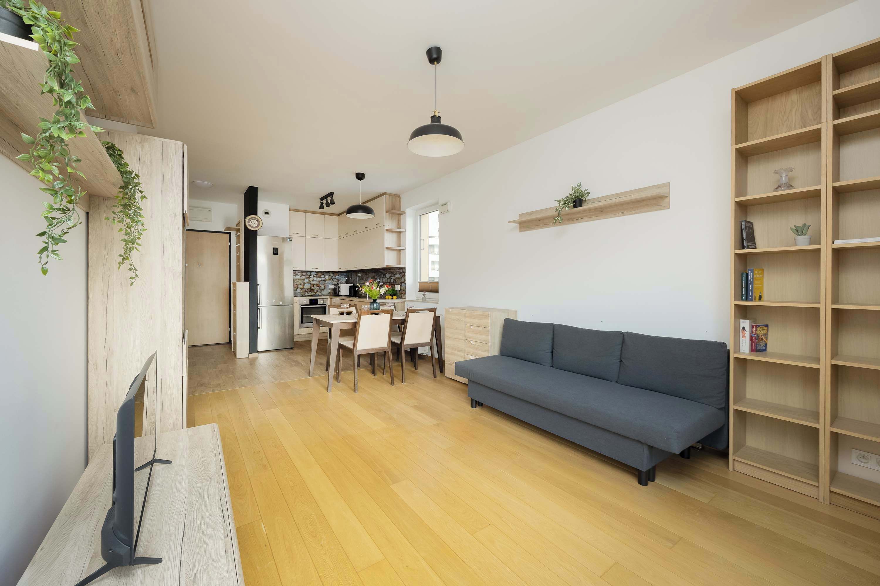 Televisión y oficina 