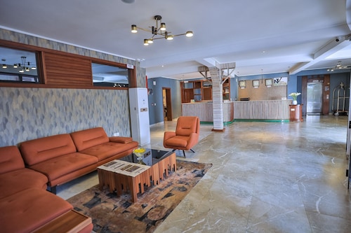 Homefree Hotel by signature