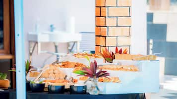 Free daily buffet breakfast