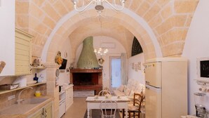 Interior - Villa mit privatem Pool im Herzen von Apulien by Interhome (Erchie)
