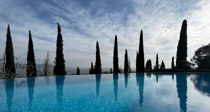 Ferienwohnung mit Seeblick und Pool