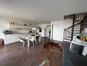 Living area - Apartment with Lake View and Pool (Toscolano Maderno)