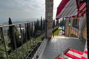 Property grounds - Apartment with Lake View and Pool (Toscolano Maderno)