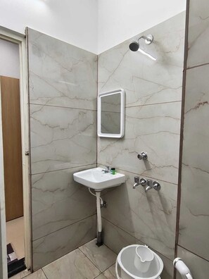 ห้องดีลักซ์ดับเบิล, ระเบียง, วิวเมือง