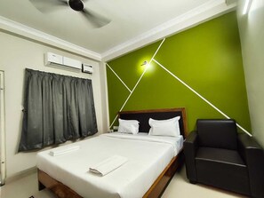 Phòng đôi Deluxe, ban công, quang cảnh thành phố | Truy cập Internet không dây miễn phí 