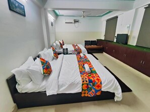 Family Room, City View | Desk, soundproofing, free WiFi - Hotel comfort inn (Jaipur)