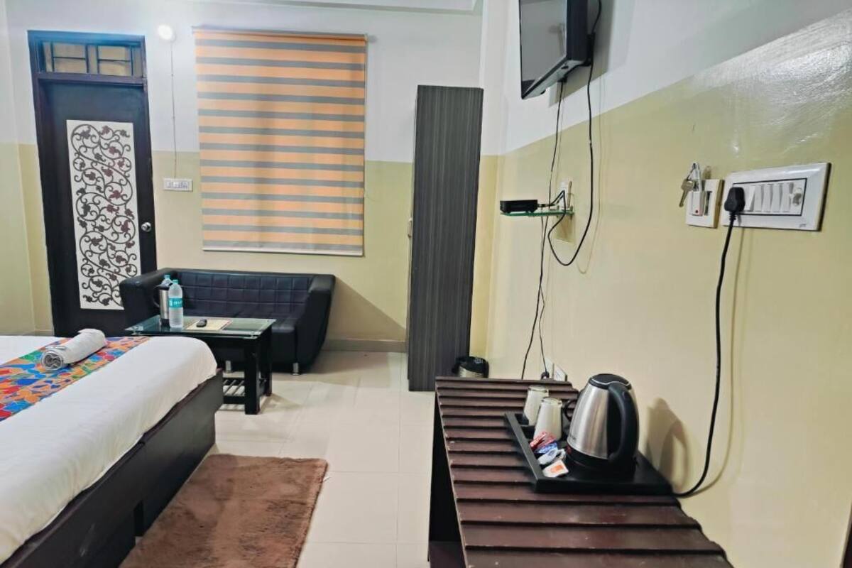 Deluxe Double Room, City View | Desk, soundproofing, free WiFi