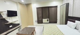 Townhouse Dharuhera Bus Terminal