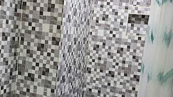 Familjelägenhet - 2 sovrum - balkong - utsikt mot bergen | Badrum | Handdukar och toalettpapper