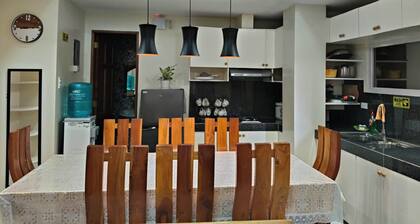 MEEK'S VILLAS TRANSIENT HOUSE