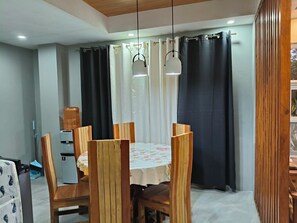 Appart'hôtel Confort, 1 chambre, vue montagne | Restauration dans la chambre