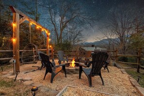 Property grounds - Multi Family Retreat Sleeps 24*Downtown Gatlinburg (Gatlinburg)
