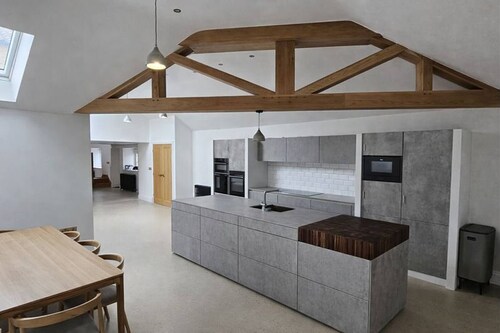 Bridge House – Modern Comfort in Historic Stone
