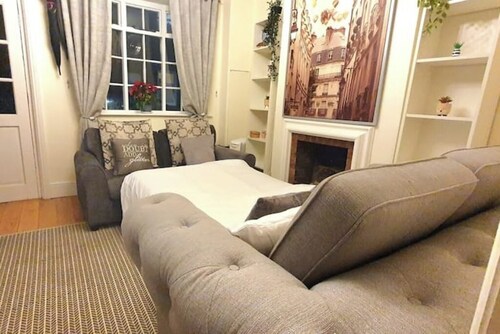 Windsor Castle Amazing Cottage | 2-Min Walk | Central & Stylish