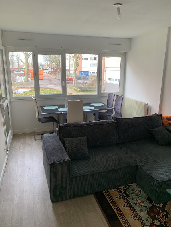 Unclassified image, 1 of 18, button - Vrbo Property (Ronchin)