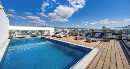 201 Sfiggos - Large Balcony & Shared Rooftop Pool