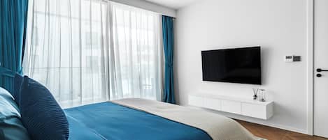 In-room safe, free WiFi