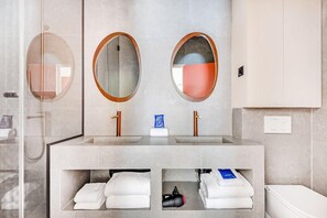 Hair dryer, towels - Modern Apartment - 2BD/8P - Place D'Italie (Paris)