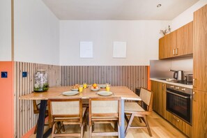 Coffee/tea maker, fridge, oven, stovetop - Modern Apartment - 2BD/8P - Place D'Italie (Paris)