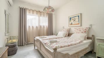 3 chambres, fer et planche à repasser, Wi-Fi, draps fournis