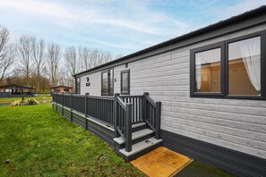 Exterior detail - Host & Stay | Black Moorhen Lodge (Pocklington)