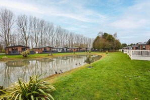 Property grounds - Host & Stay | Black Moorhen Lodge (Pocklington)