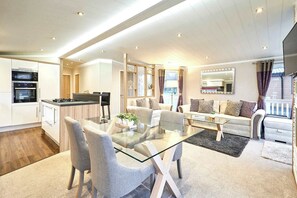 Interior - Host & Stay | Enzo's Lodge (Pocklington)