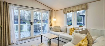 Host & Stay | Honey Bee Lodge