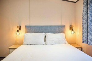 3 bedrooms, WiFi, bed sheets - Host & Stay | Oakwood Lodge (Pocklington)