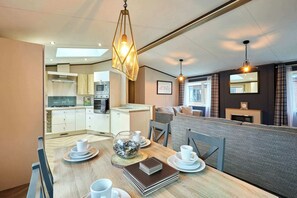 Dining - Host & Stay | Truemans Lodge (Pocklington)