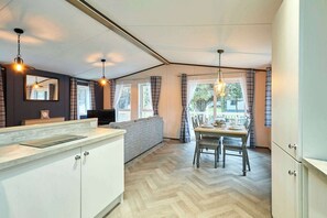 Dining - Host & Stay | Truemans Lodge (Pocklington)