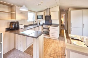 Fridge, microwave, oven, electric kettle - Host & Stay | Cedar Lodge (Pocklington)