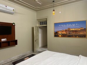 Superior-sviitti | Kannettavalle tietokoneelle sopiva työtila, ilmainen Wi-Fi