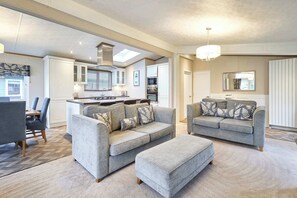 TV, fireplace, offices - Host & Stay | Bramble Lodge (Pocklington)