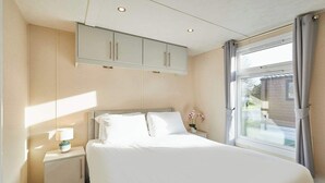 2 多间卧室、WiFi、床单