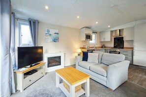 TV, fireplace, offices - Host & Stay | Fairview Lodge (Pocklington)